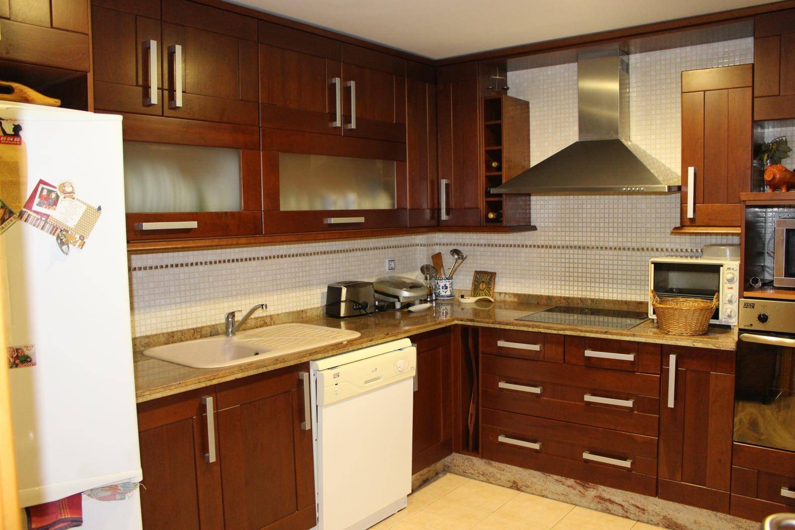 DISPONIBLE CASA DE TRES DORMITORIOS 