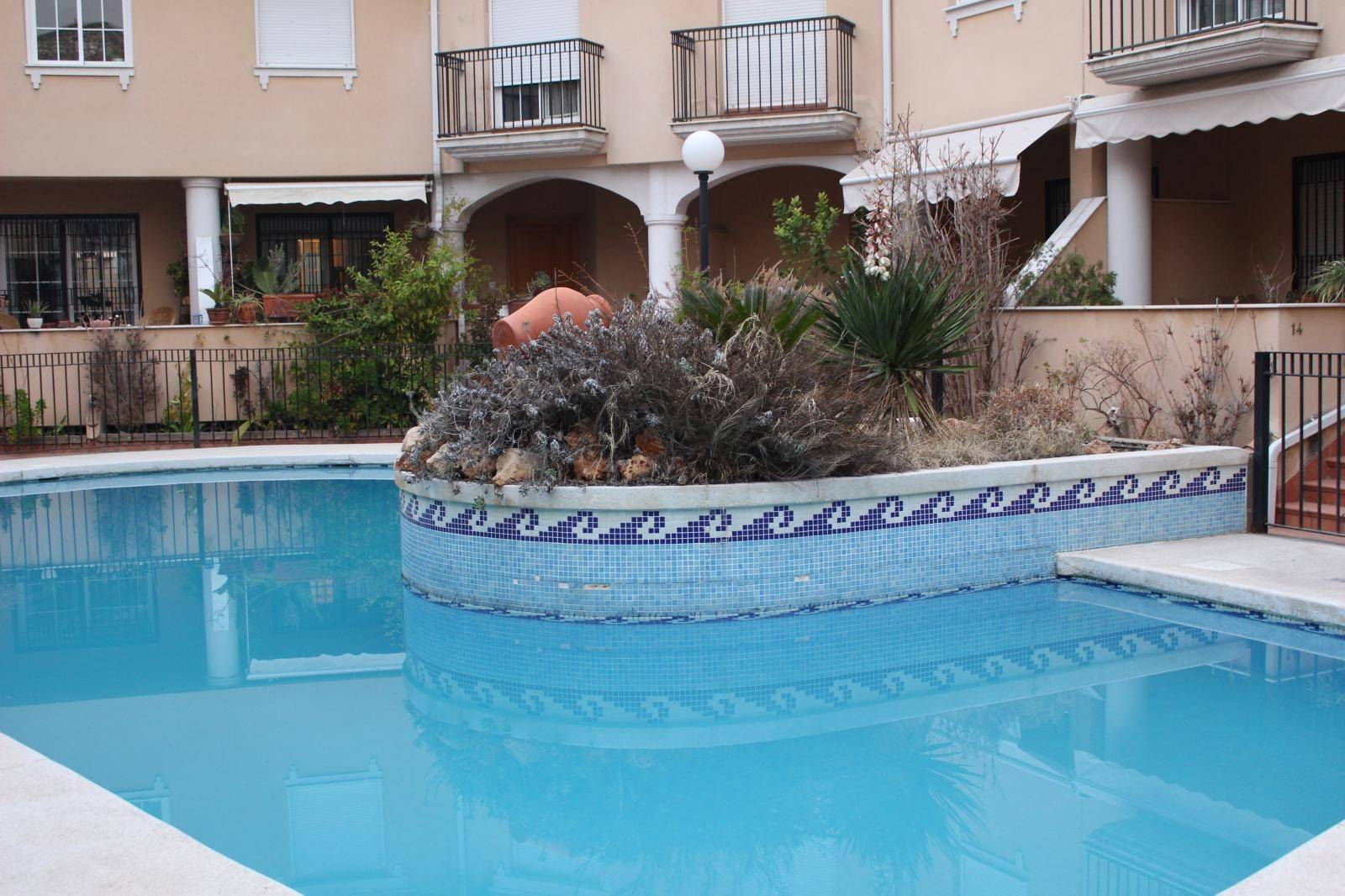 DISPONIBLE CASA DE TRES DORMITORIOS 