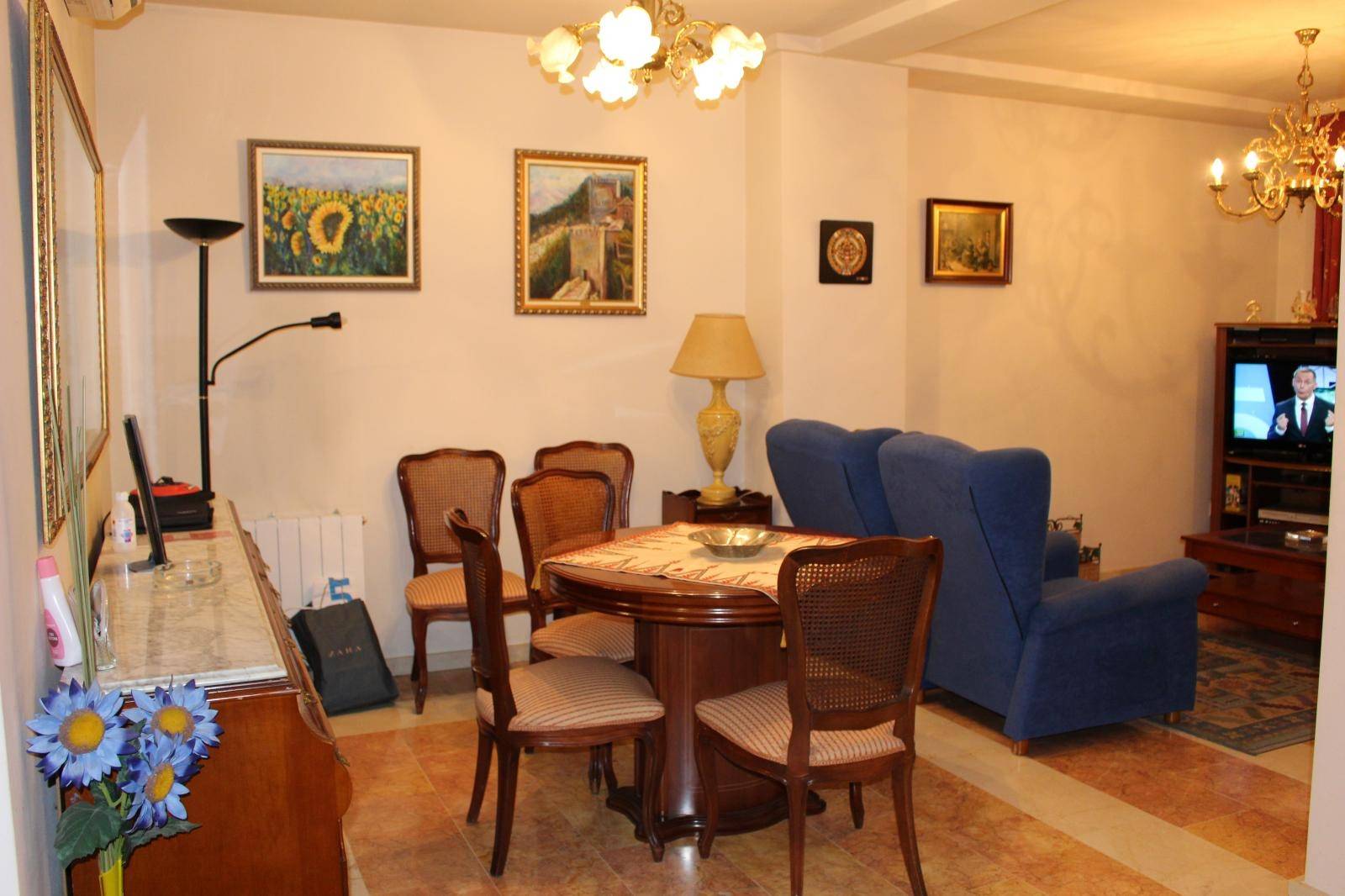 DISPONIBLE CASA DE TRES DORMITORIOS 