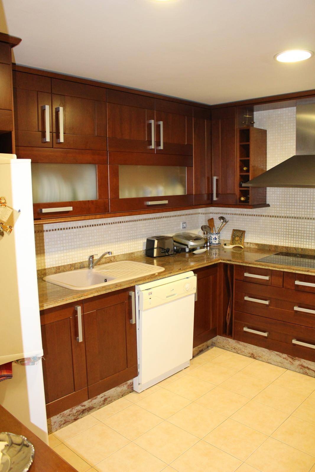 DISPONIBLE CASA DE TRES DORMITORIOS 