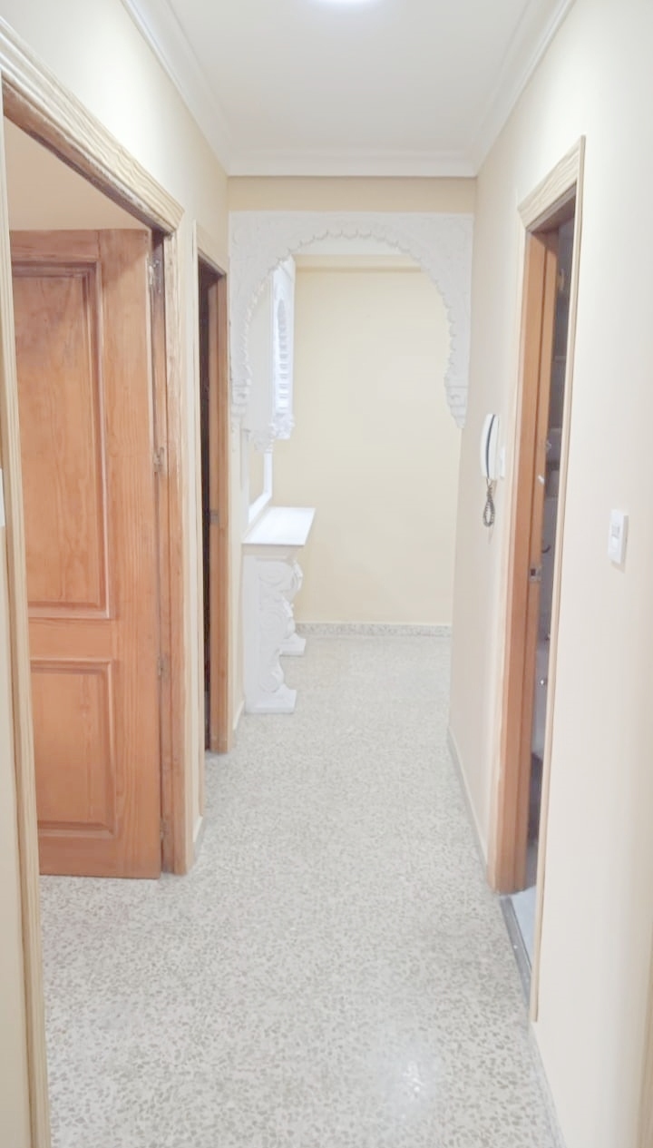 DISPONIBLES TRES HABITACIONES EN PISO DE CUATRO DORMITORIOS EN LA ZONA NORTE 