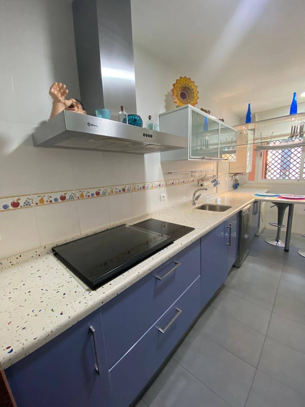ESTUPENDO PISO CON GARAJE, PISCINA Y TERRACITA DE TRES DORMITORIOS EN AVENIDA FEDERICO GARCÍA LORCA