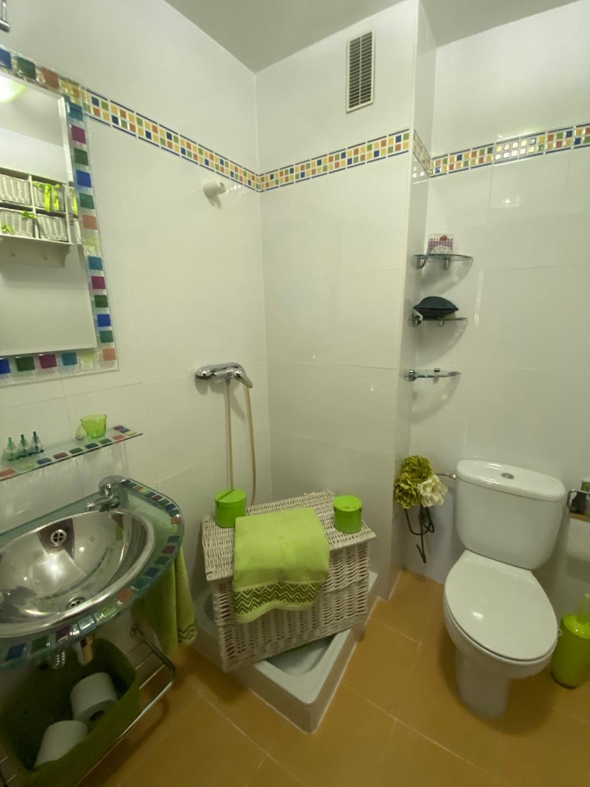 ESTUPENDO PISO CON GARAJE, PISCINA Y TERRACITA DE TRES DORMITORIOS EN AVENIDA FEDERICO GARCÍA LORCA