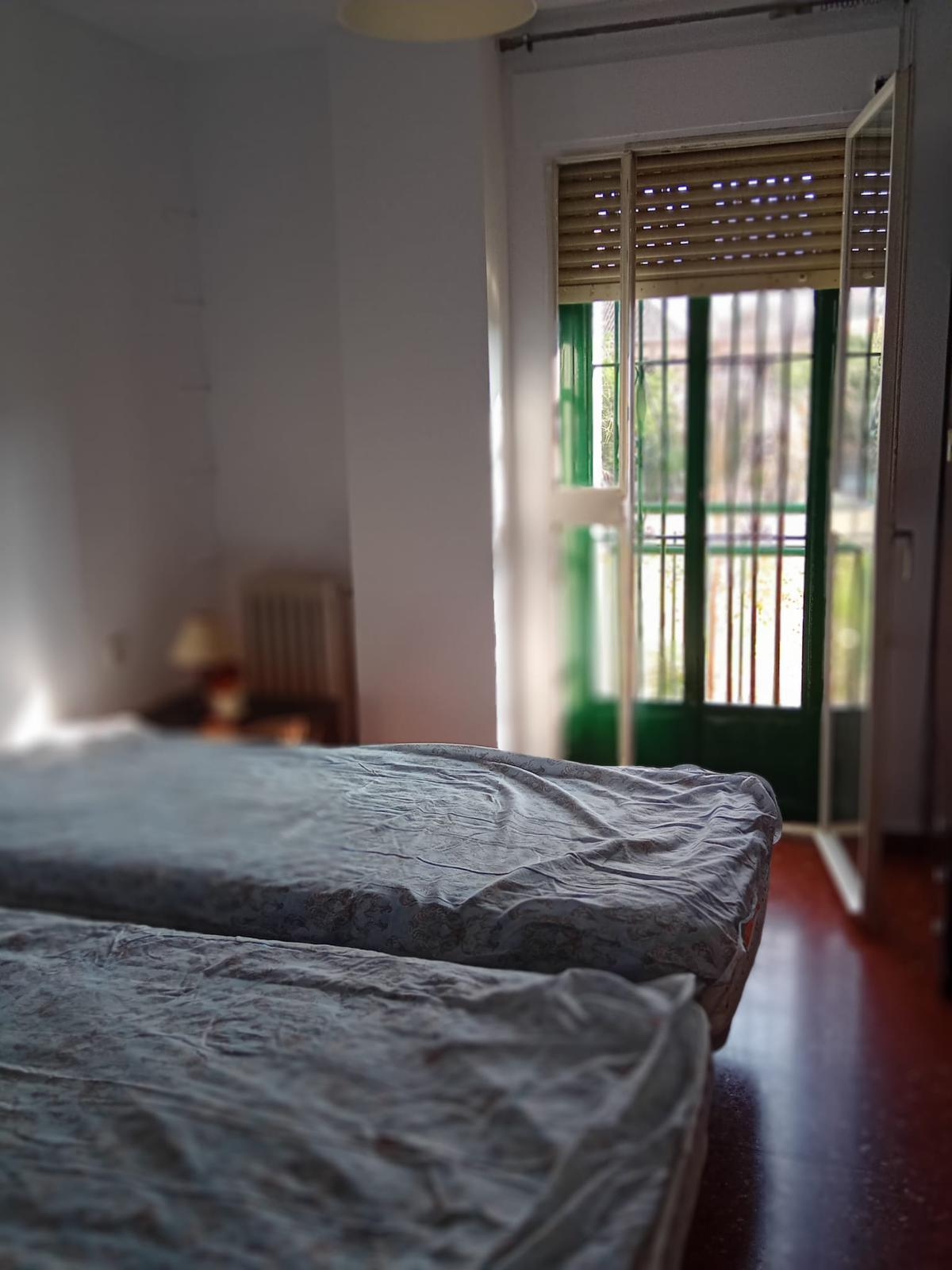 APARTAMENTO DE DOS DORMITORIOS EN CERVANTES