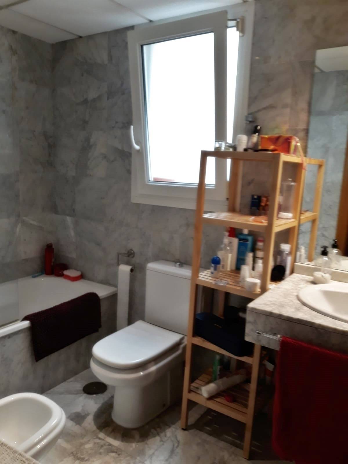 ESTUPENDO APARTAMENTO CON PISCINA DE DOS DORMITORIOS EN ROSALEDA