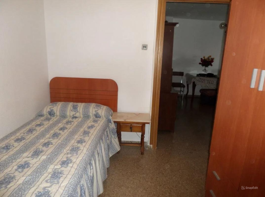 PISO DE TRES DORMITORIOS EN LA CHANA