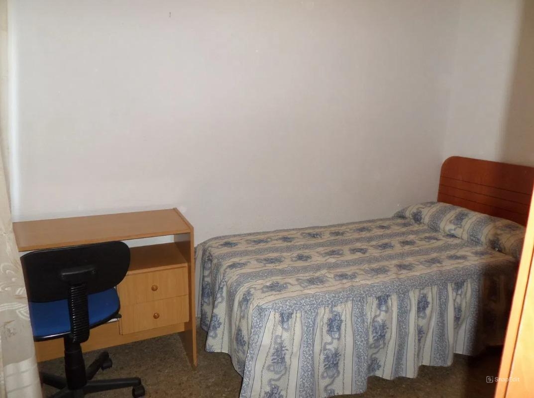 PISO DE TRES DORMITORIOS EN LA CHANA