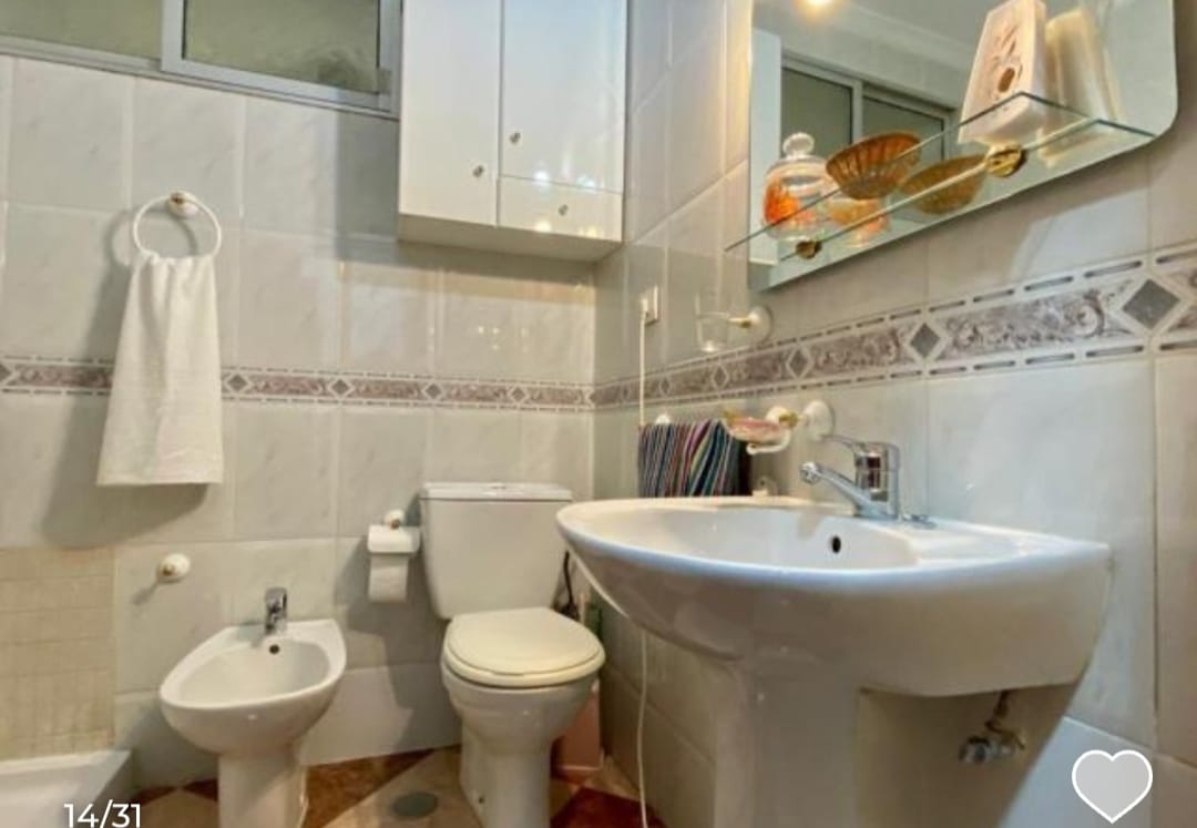 PISO DE CUATRO DORMITORIOS EN CASERIA DE MONTIJO