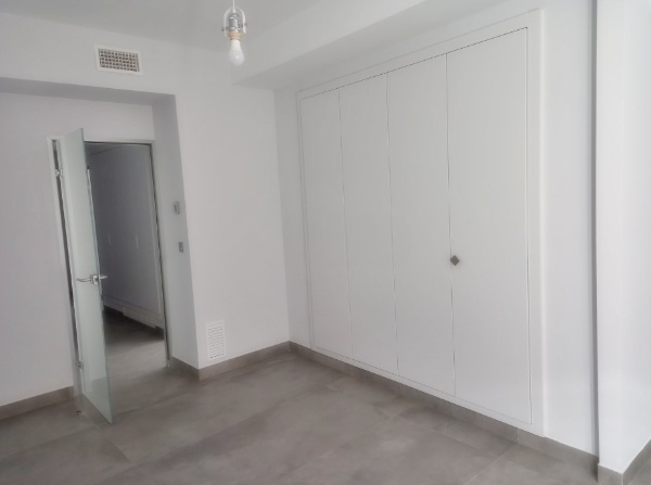 EXCELENTE PISO SIN AMUEBLAR EN EL REALEJO DE DOS DORMITORIOS