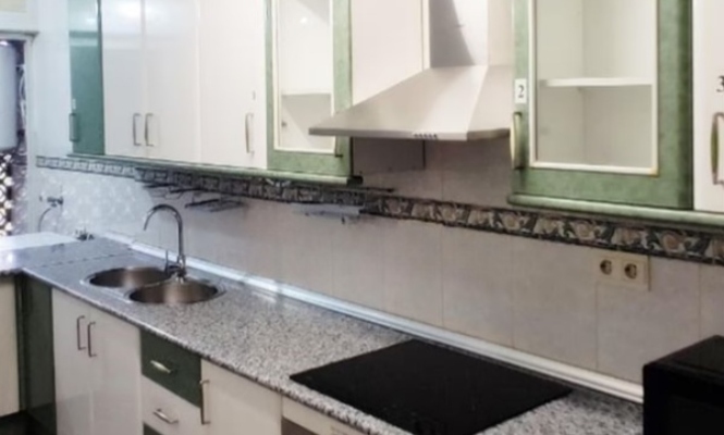 PRECIOSO PISO DE TRES DORMITORIOS EN LA ZONA NORTE CON CALEFACCIÓN