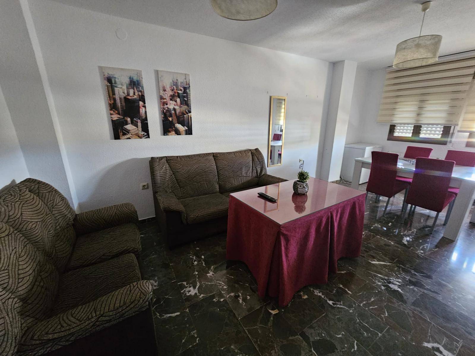 PISO DE CUATRO DORMITORIOS EN ARABIAL