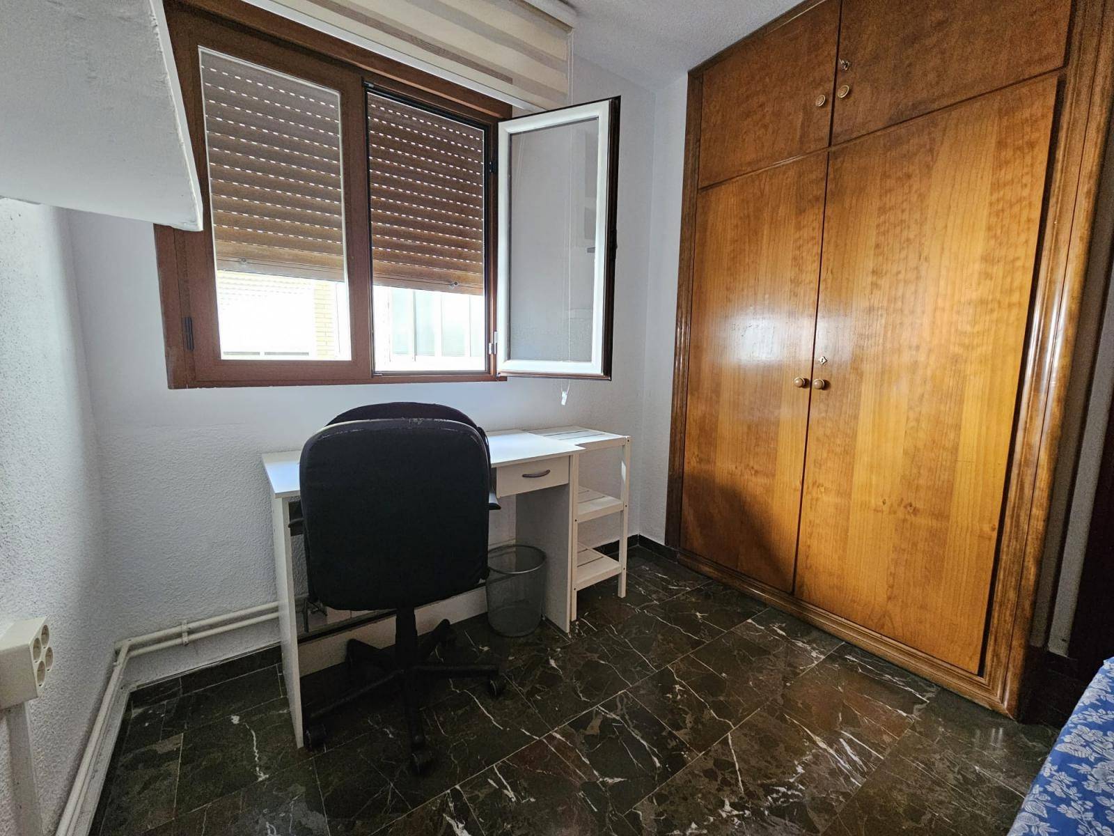 PISO DE CUATRO DORMITORIOS EN ARABIAL