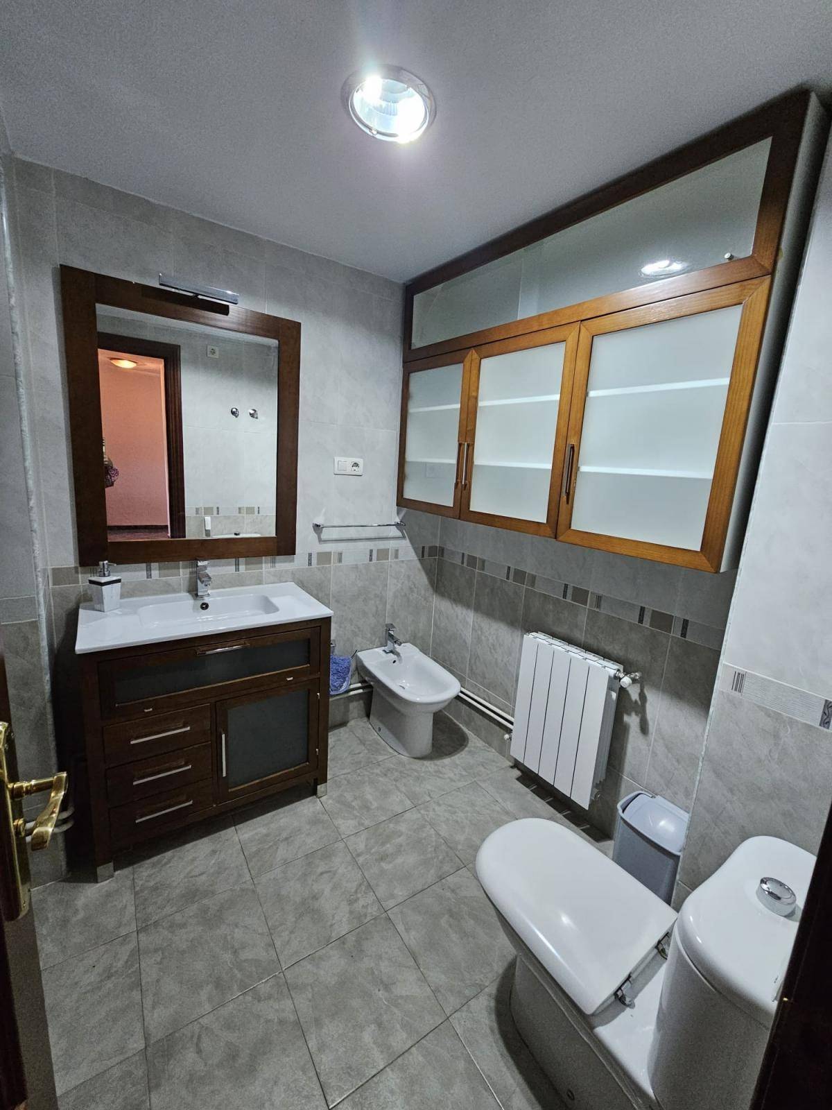 PISO DE CUATRO DORMITORIOS EN ARABIAL