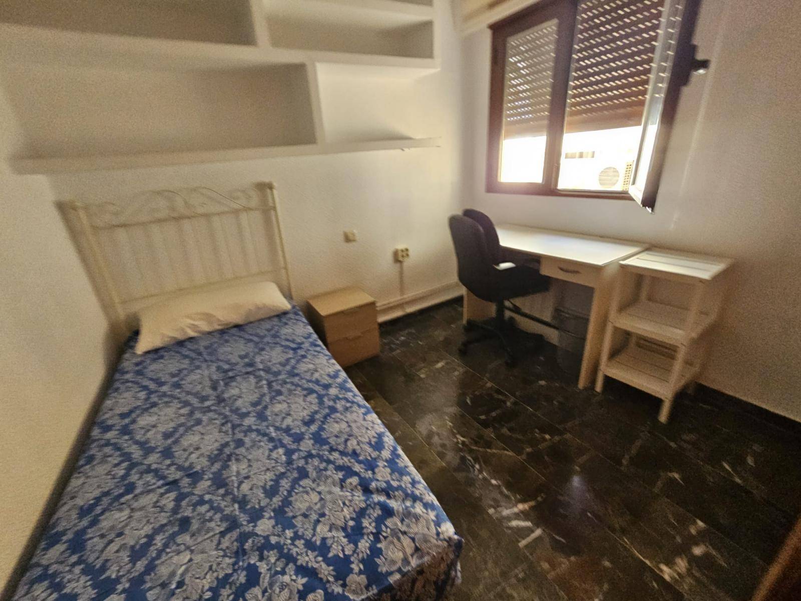 PISO DE CUATRO DORMITORIOS EN ARABIAL