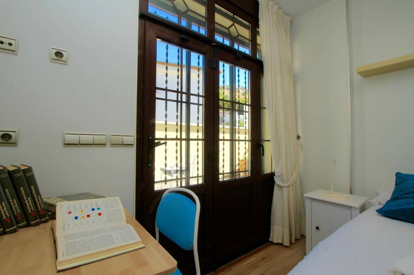UNA HABITACIÓN DISPONIBLE EN CARRETERA DE LA SIERRA