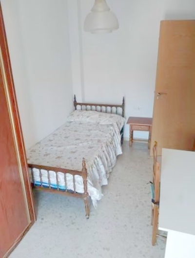 HABITACIÓN DISPONIBLE EN LA ZONA NORTE