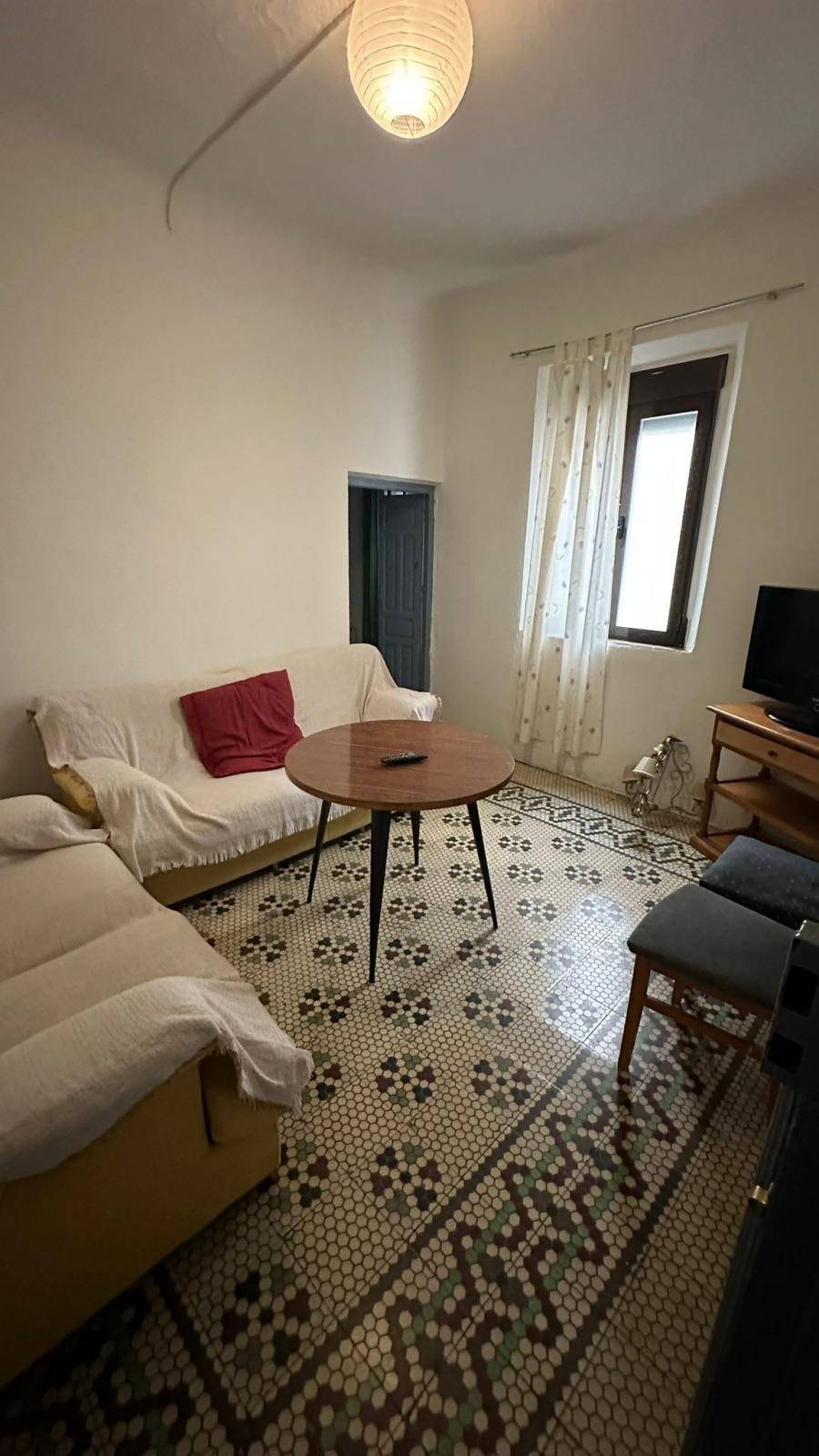 TRES HABITACIONES DISPONIBLES EN PISO COMPARTIDO EN EL CENTRO