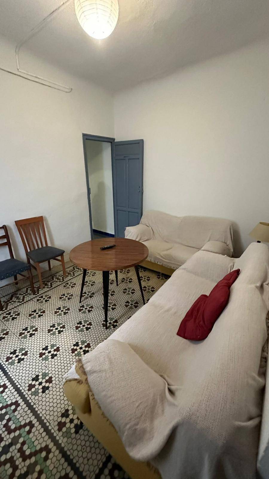 TRES HABITACIONES DISPONIBLES EN PISO COMPARTIDO EN EL CENTRO