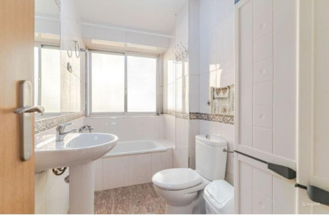 DISPONIBLE TRES HABITACIONES EN PISO COMPARTIDO EN PAJARITOS