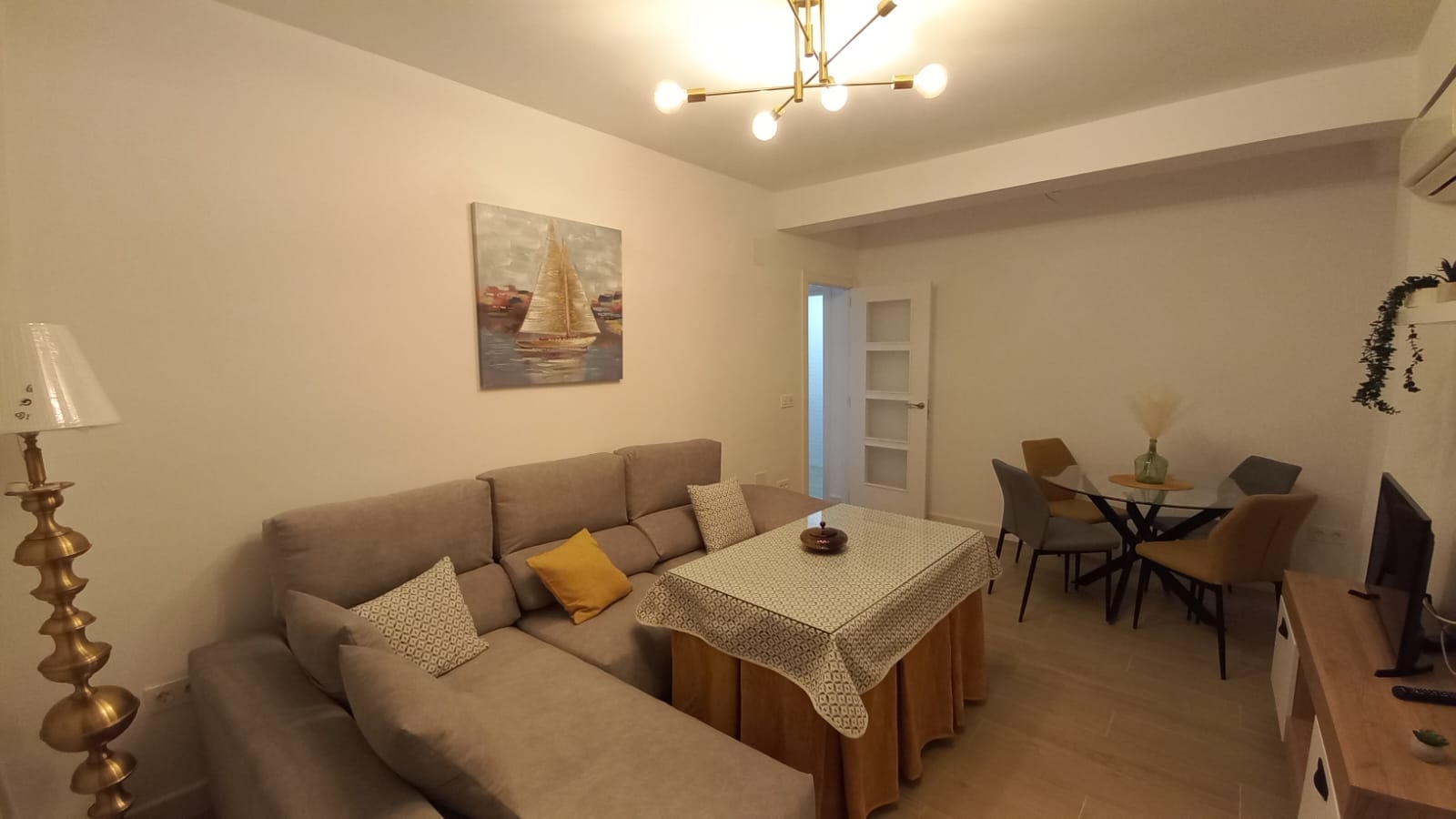 PISO DE TRES DORMITORIOS EN CAMINO DE RONDA