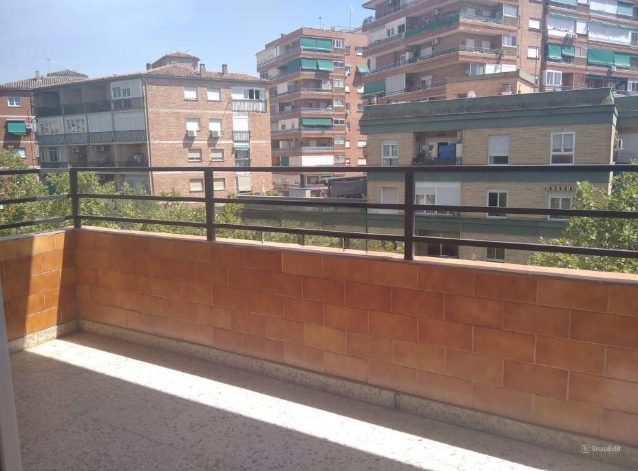 PISO DE TRES DORMITORIOS EN EL ZAIDÍN