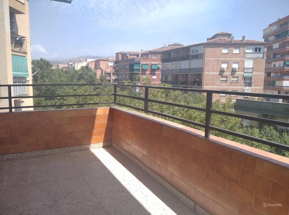 PISO DE TRES DORMITORIOS EN EL ZAIDÍN