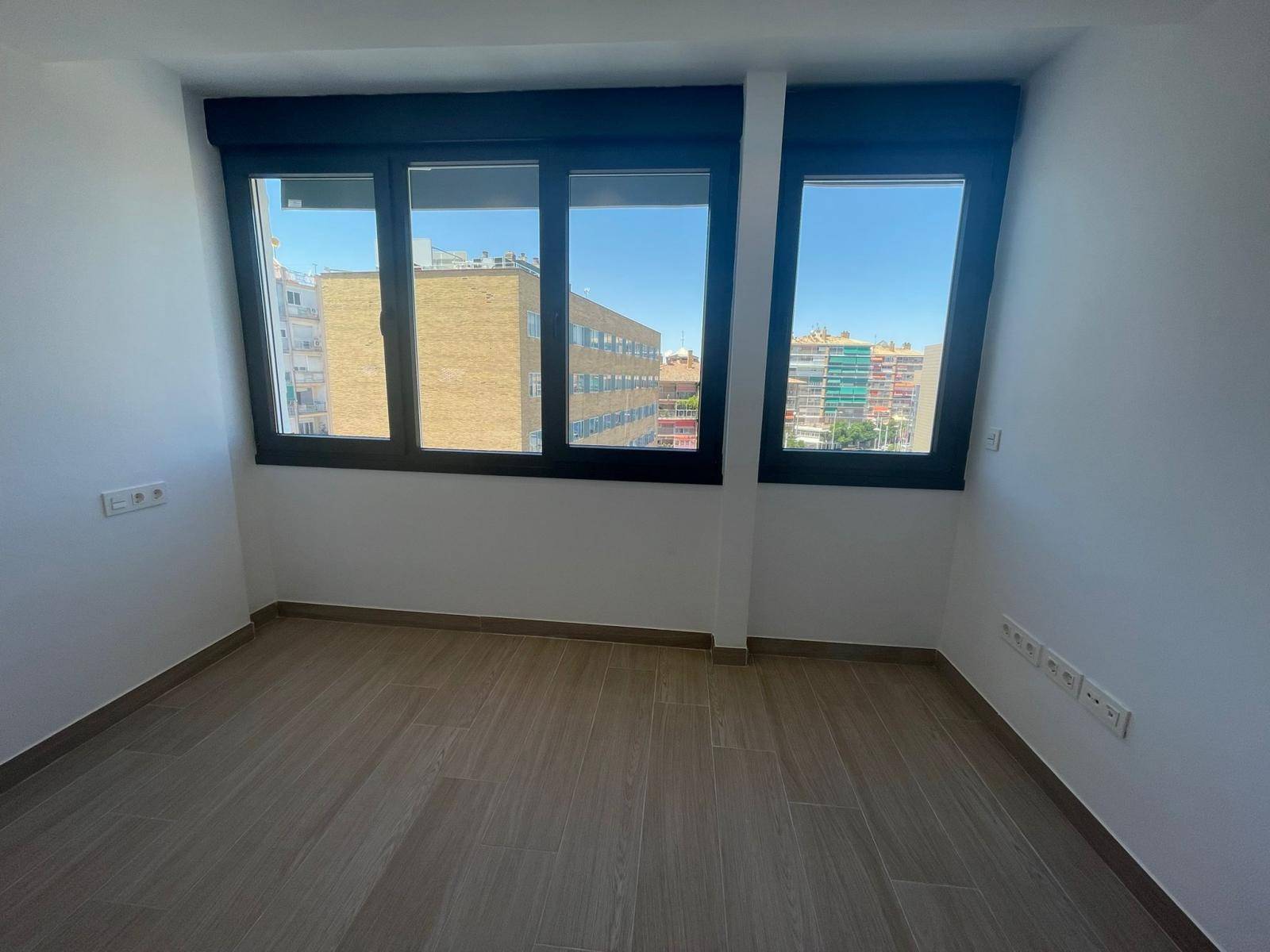 APARTAMENTO SIN AMUEBLAR DE DOS DORMITORIOS EN EL ZAIDÍN