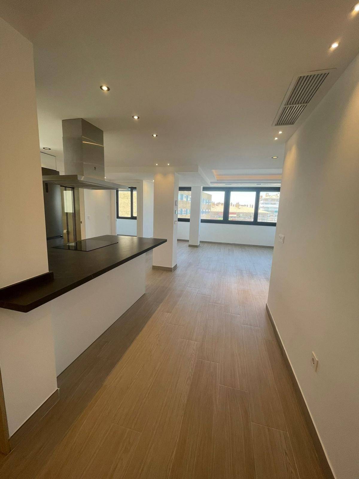 APARTAMENTO SIN AMUEBLAR DE DOS DORMITORIOS EN EL ZAIDÍN