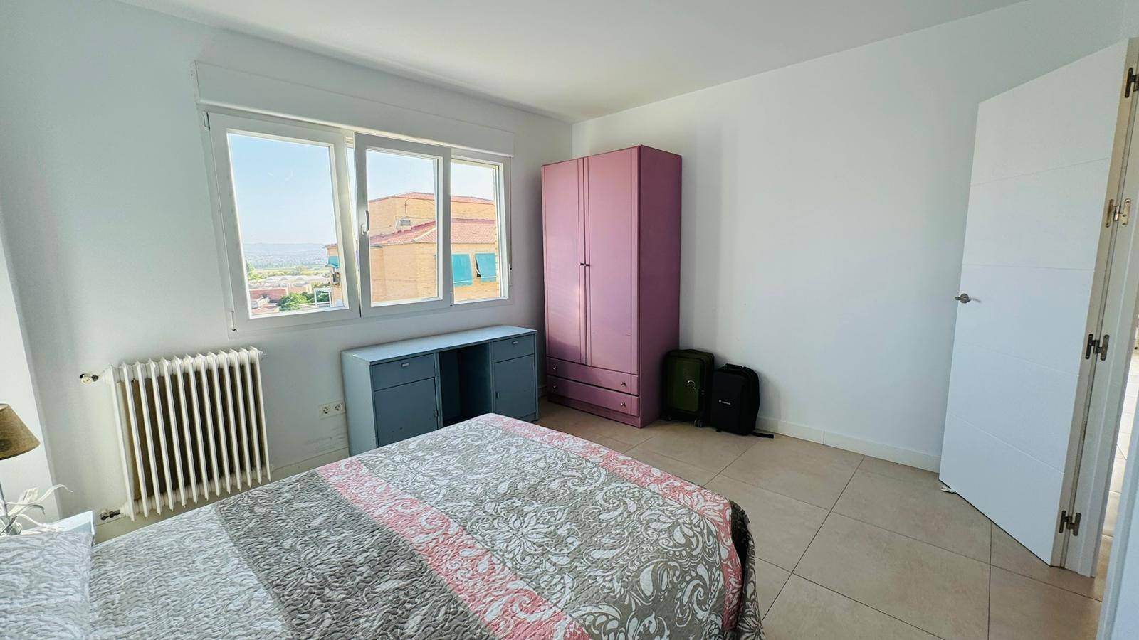PISO DE TRES DORMITORIOS EN ROSALEDA