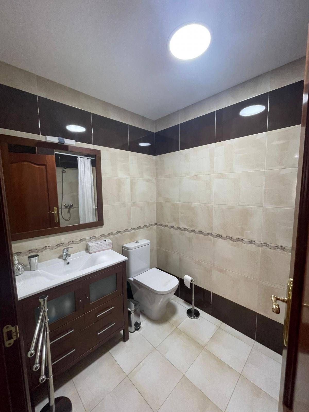 CASA INDEPENDIENTE DE CUATRO DORMITORIOS EN MARACENA