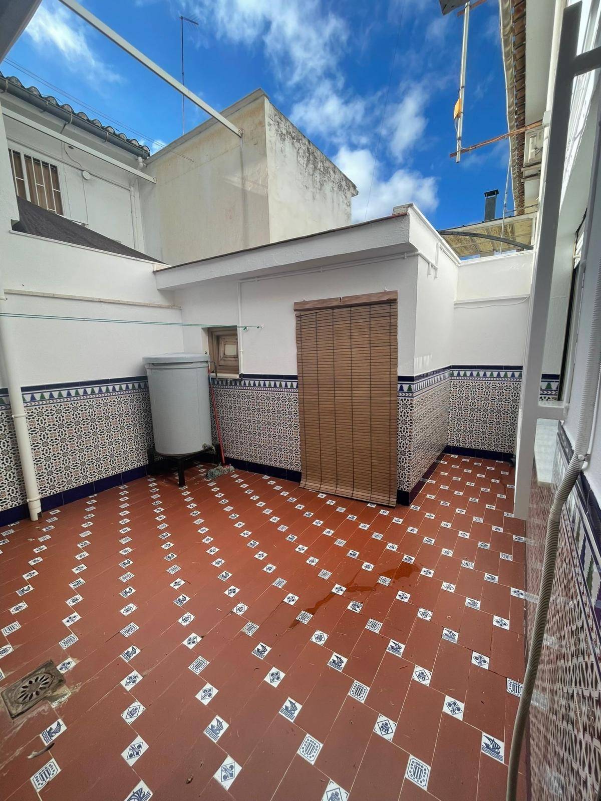 CASA INDEPENDIENTE DE CUATRO DORMITORIOS EN MARACENA