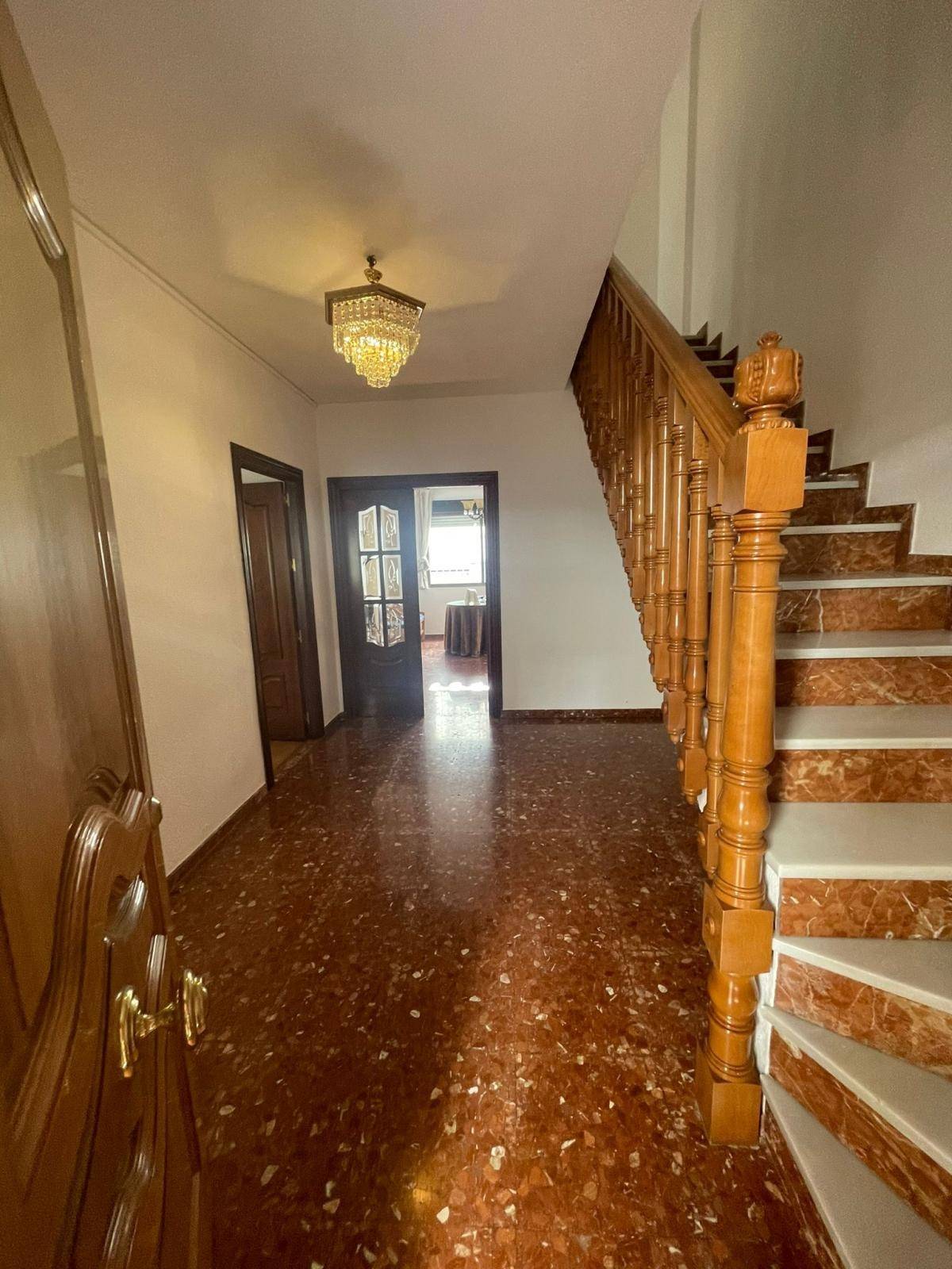 CASA INDEPENDIENTE DE CUATRO DORMITORIOS EN MARACENA