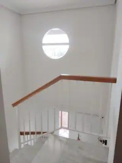 CASA ADOSADA DE TRES DORMTIORIOS EN ALHENDÍN