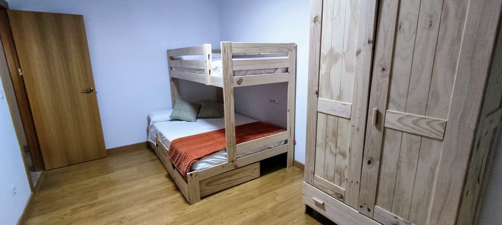 APARTAMENTO DE DOS DORMITORIOS EN MONACHIL