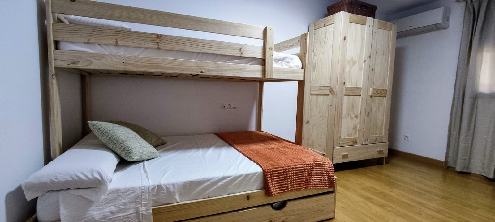 APARTAMENTO DE DOS DORMITORIOS EN MONACHIL