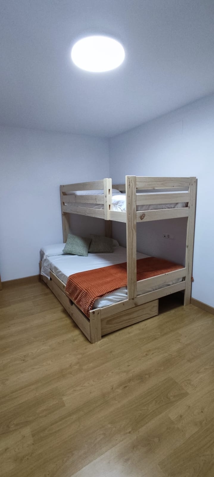 APARTAMENTO DE DOS DORMITORIOS EN MONACHIL